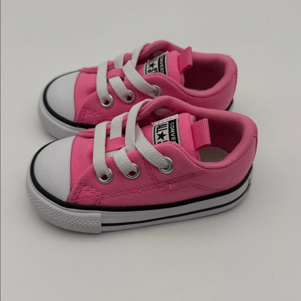 Converse Baby Sneakers in Pink and White‎ sz 4